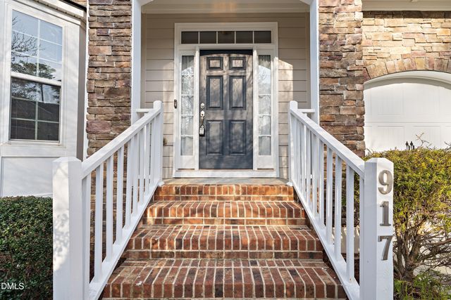 917 Bentbury Way, Cary, NC 27518