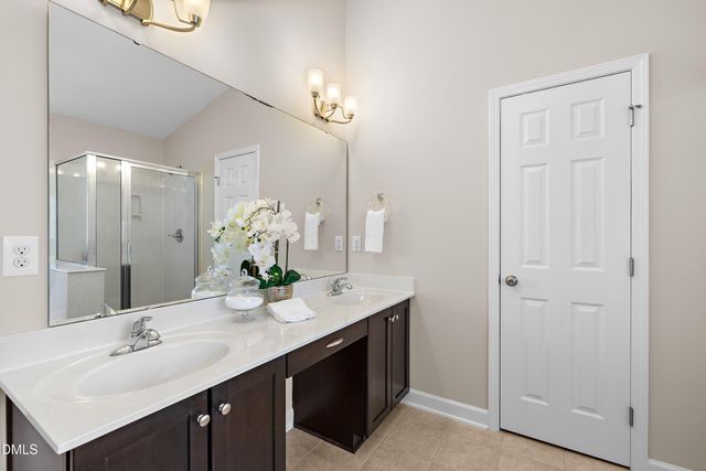 917 Bentbury Way, Cary, NC 27518