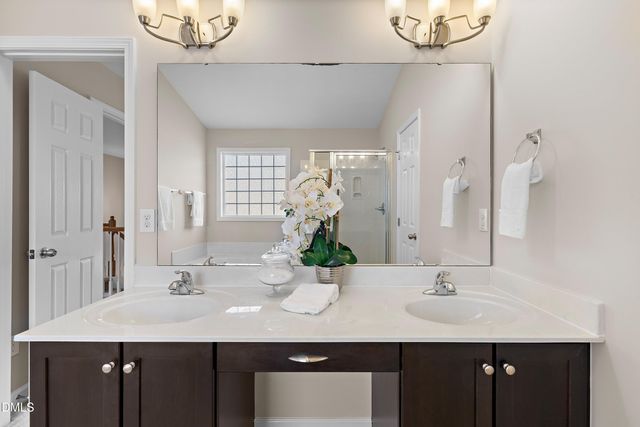 917 Bentbury Way, Cary, NC 27518