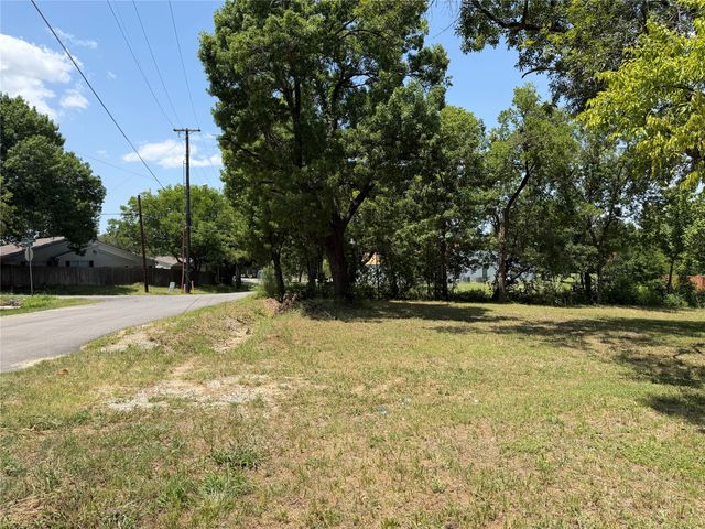 901 S Bryant Avenue, Sherman, TX 75092