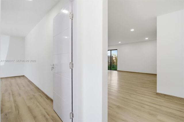 936 NW 10th St 3, Florida City, FL 33034