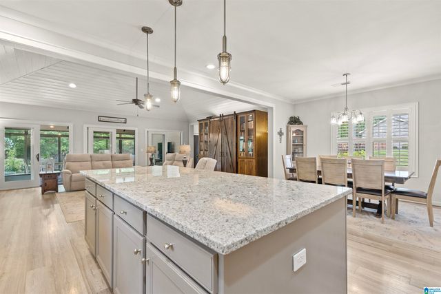 308 LAKEWOOD CIRCLE, Helena, AL 35080