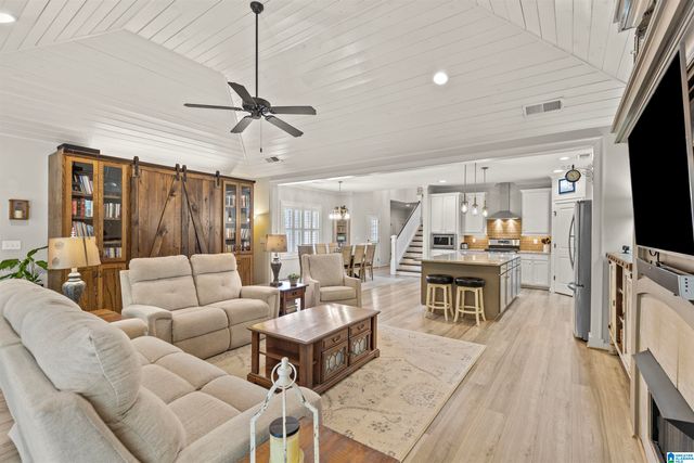 308 LAKEWOOD CIRCLE, Helena, AL 35080