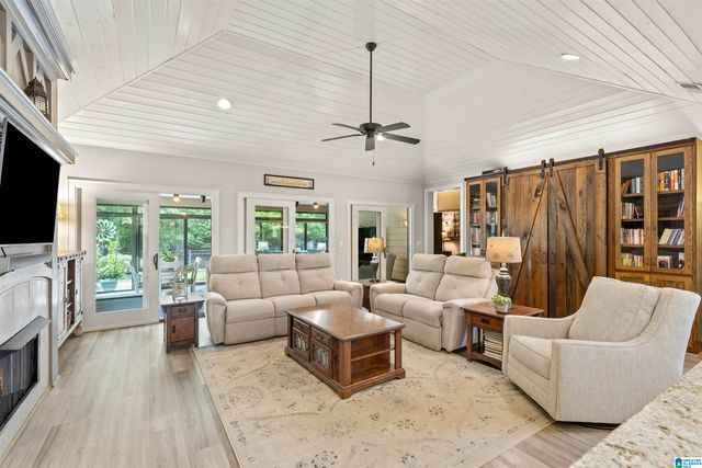 308 LAKEWOOD CIRCLE, Helena, AL 35080