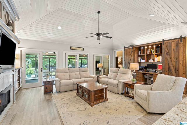 308 LAKEWOOD CIRCLE, Helena, AL 35080