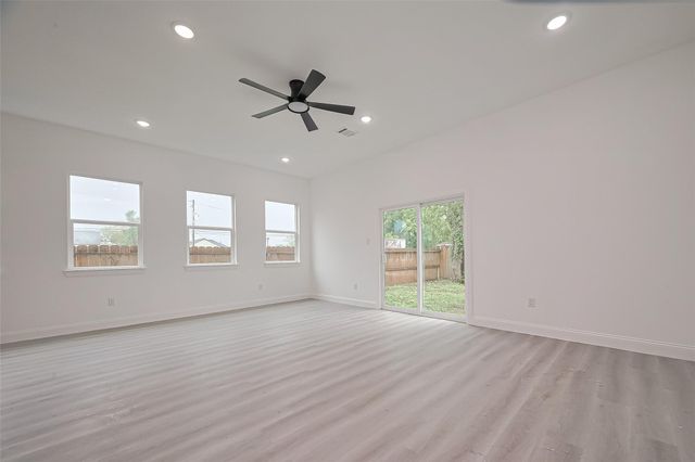 4516 Galesburg Street A, Houston, TX 77051