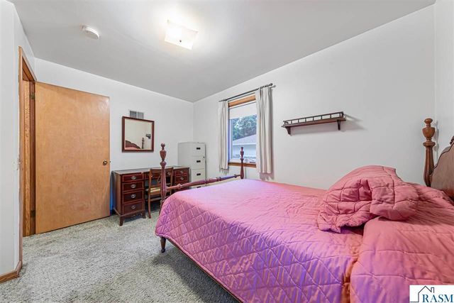737 Gwyn Drive, Mankato, MN 56001