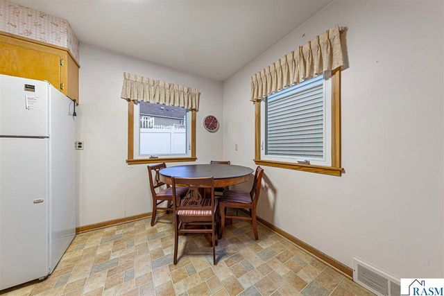 737 Gwyn Drive, Mankato, MN 56001
