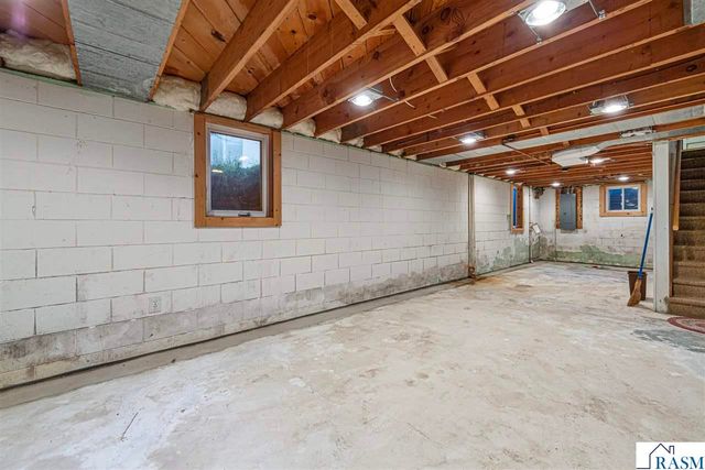 737 Gwyn Drive, Mankato, MN 56001