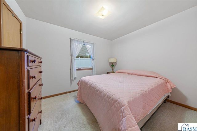 737 Gwyn Drive, Mankato, MN 56001