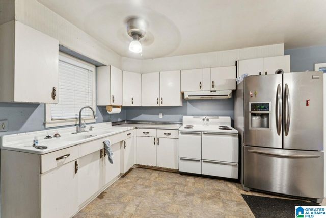 2716 CLYBURNE STREET, Hueytown, AL 35023