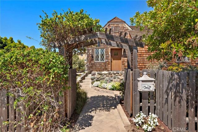 274 Wave Street, Laguna Beach, CA 92651