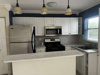 7101 SW 89th Ct 212, Miami, FL 33173