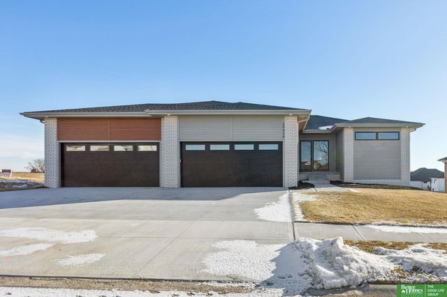 20658 Laurel Avenue, Elkhorn, NE 68022
