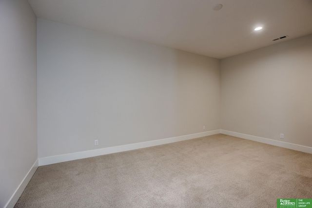 20658 Laurel Avenue, Elkhorn, NE 68022