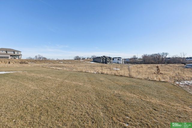 20658 Laurel Avenue, Elkhorn, NE 68022