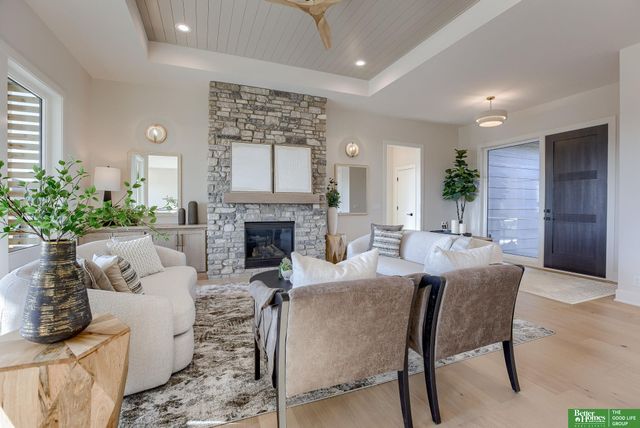 20658 Laurel Avenue, Elkhorn, NE 68022