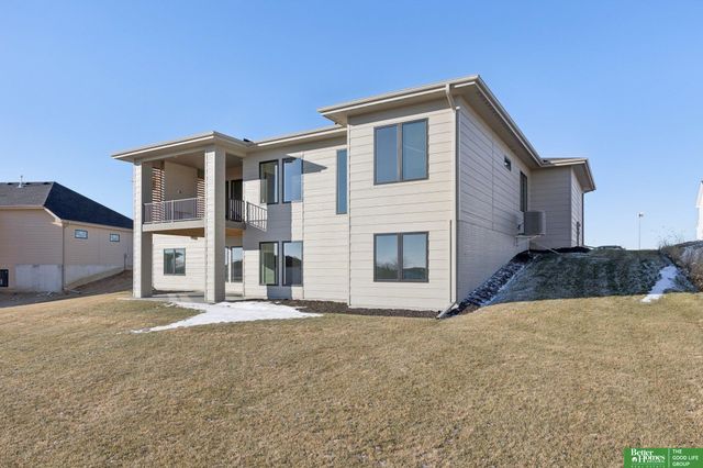 20658 Laurel Avenue, Elkhorn, NE 68022