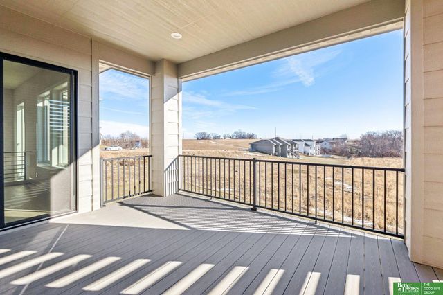 20658 Laurel Avenue, Elkhorn, NE 68022