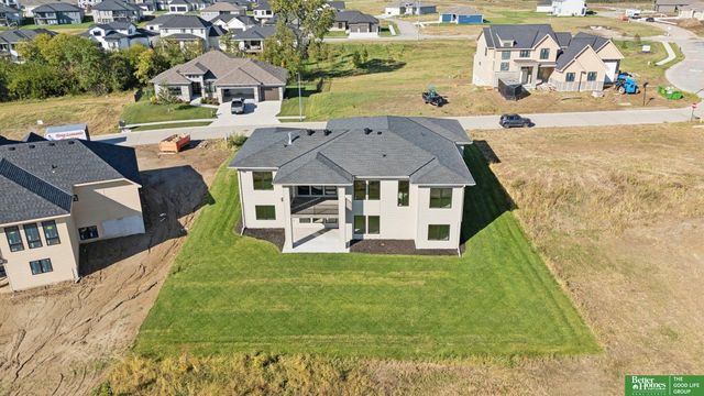 20658 Laurel Avenue, Elkhorn, NE 68022