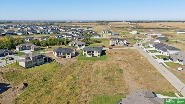 20658 Laurel Avenue, Elkhorn, NE 68022