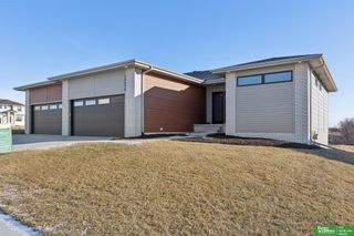 20658 Laurel Avenue, Elkhorn, NE 68022