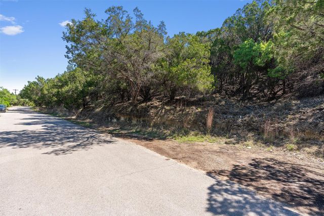 6203 Lakeshore DR, Lago Vista, TX 78645