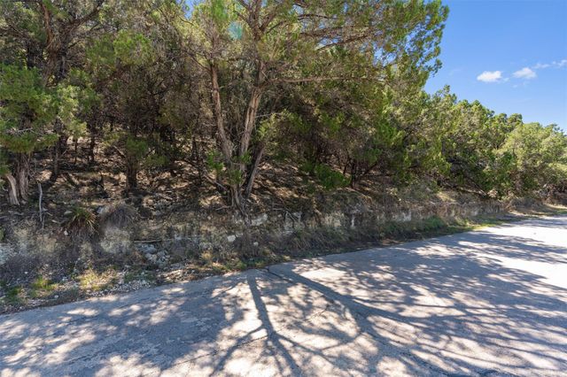 6203 Lakeshore DR, Lago Vista, TX 78645