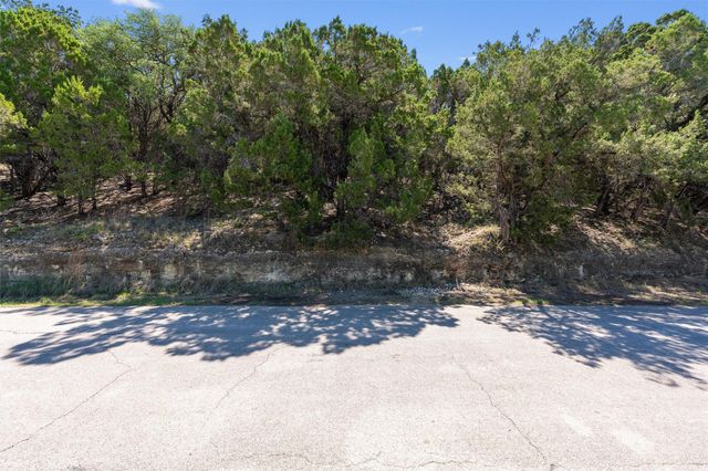6203 Lakeshore DR, Lago Vista, TX 78645
