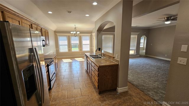 12912 E 132nd Street North N, Collinsville, OK 74021