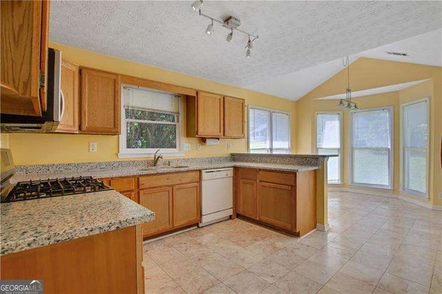 397 Ravinia Way, Lawrenceville, GA 30044