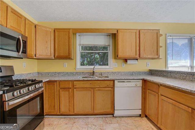 397 Ravinia Way, Lawrenceville, GA 30044