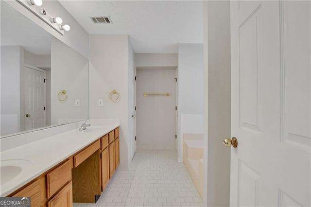 397 Ravinia Way, Lawrenceville, GA 30044