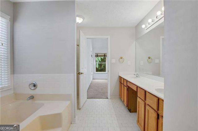 397 Ravinia Way, Lawrenceville, GA 30044