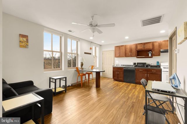 500 9TH ST SE, Washington, DC 20003