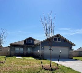 2372 Anne Lane, Blanchard, OK 73010