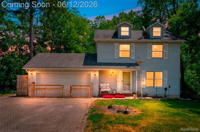 8639 Legrand Drive, Hamburg Township, MI 48116