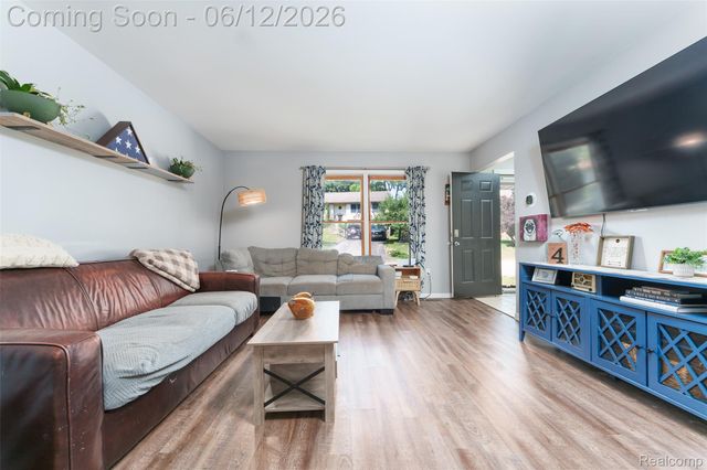 8639 Legrand Drive, Hamburg Township, MI 48116