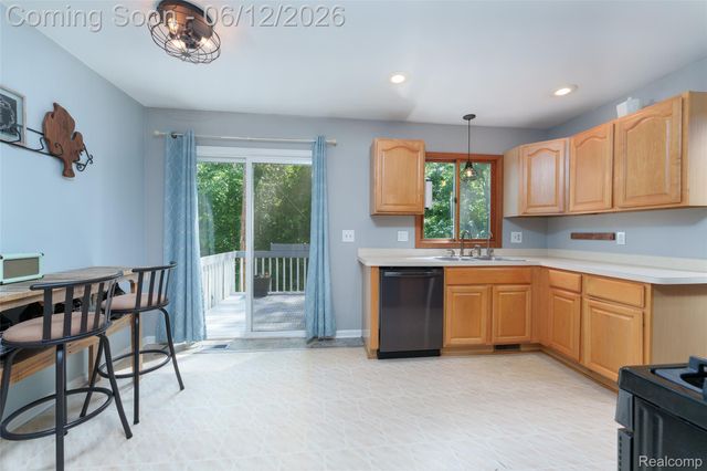 8639 Legrand Drive, Hamburg Township, MI 48116