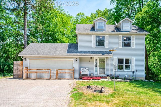 8639 Legrand Drive, Hamburg Township, MI 48116
