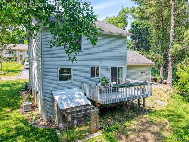 8639 Legrand Drive, Hamburg Township, MI 48116