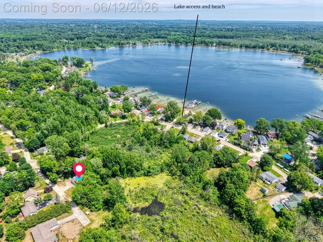 8639 Legrand Drive, Hamburg Township, MI 48116