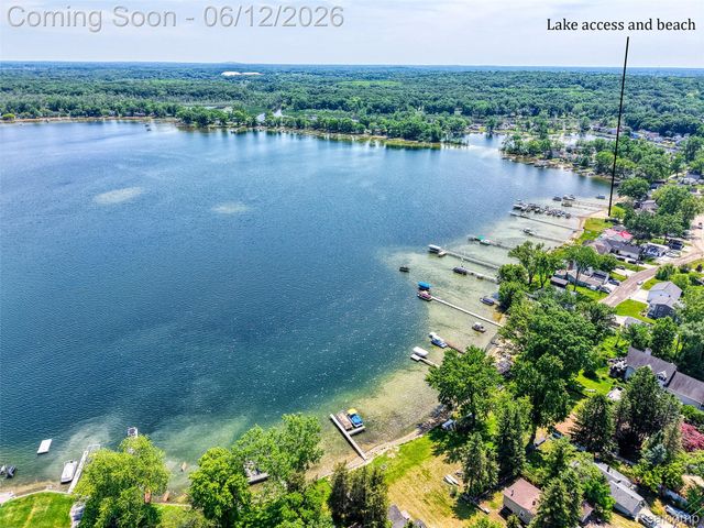 8639 Legrand Drive, Hamburg Township, MI 48116