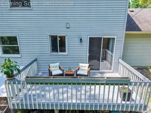 8639 Legrand Drive, Hamburg Township, MI 48116