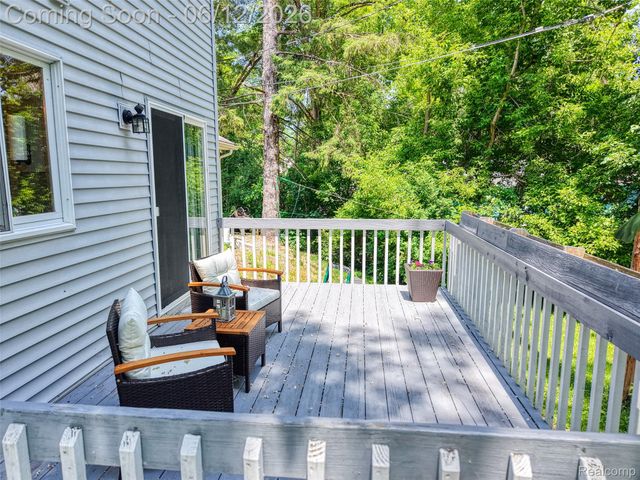 8639 Legrand Drive, Hamburg Township, MI 48116