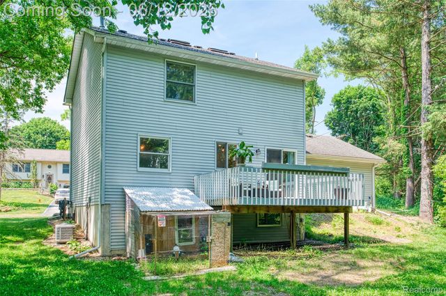 8639 Legrand Drive, Hamburg Township, MI 48116