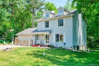 8639 Legrand Drive, Hamburg Township, MI 48116