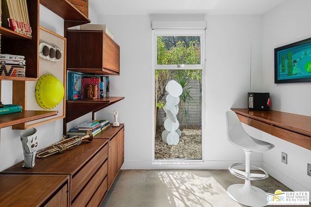 464 E Santiago Way, Palm Springs, CA 92264