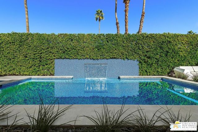 464 E Santiago Way, Palm Springs, CA 92264