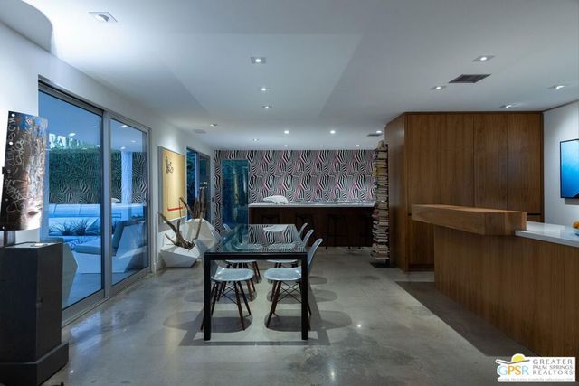 464 E Santiago Way, Palm Springs, CA 92264